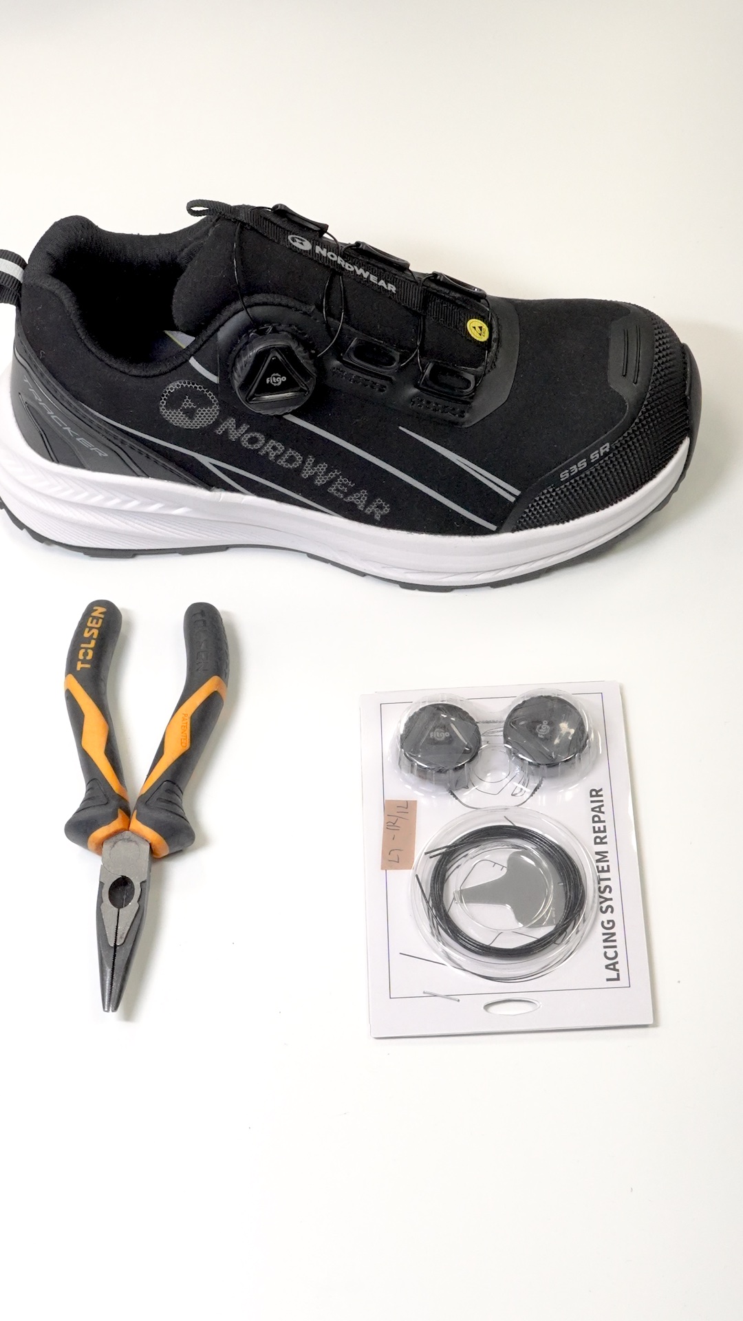 NordWear Tracker med reparationskit och tång